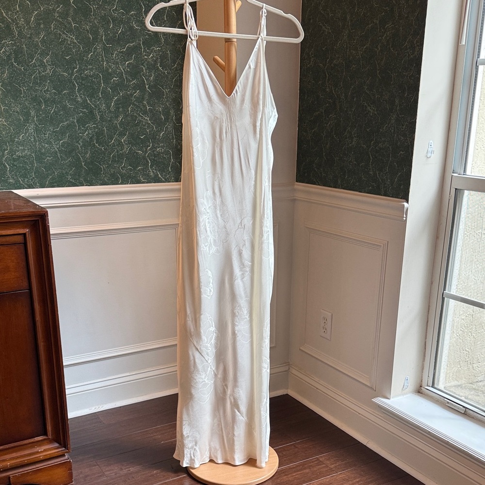 Victoria’s Secret White Floral Slip Dress